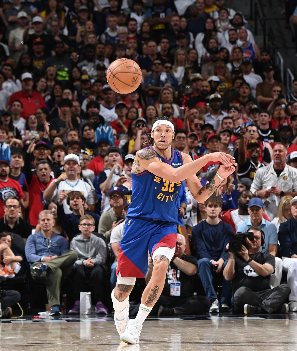 穆古鲁扎重要时刻出色防守，掘金带队取胜！的简单介绍