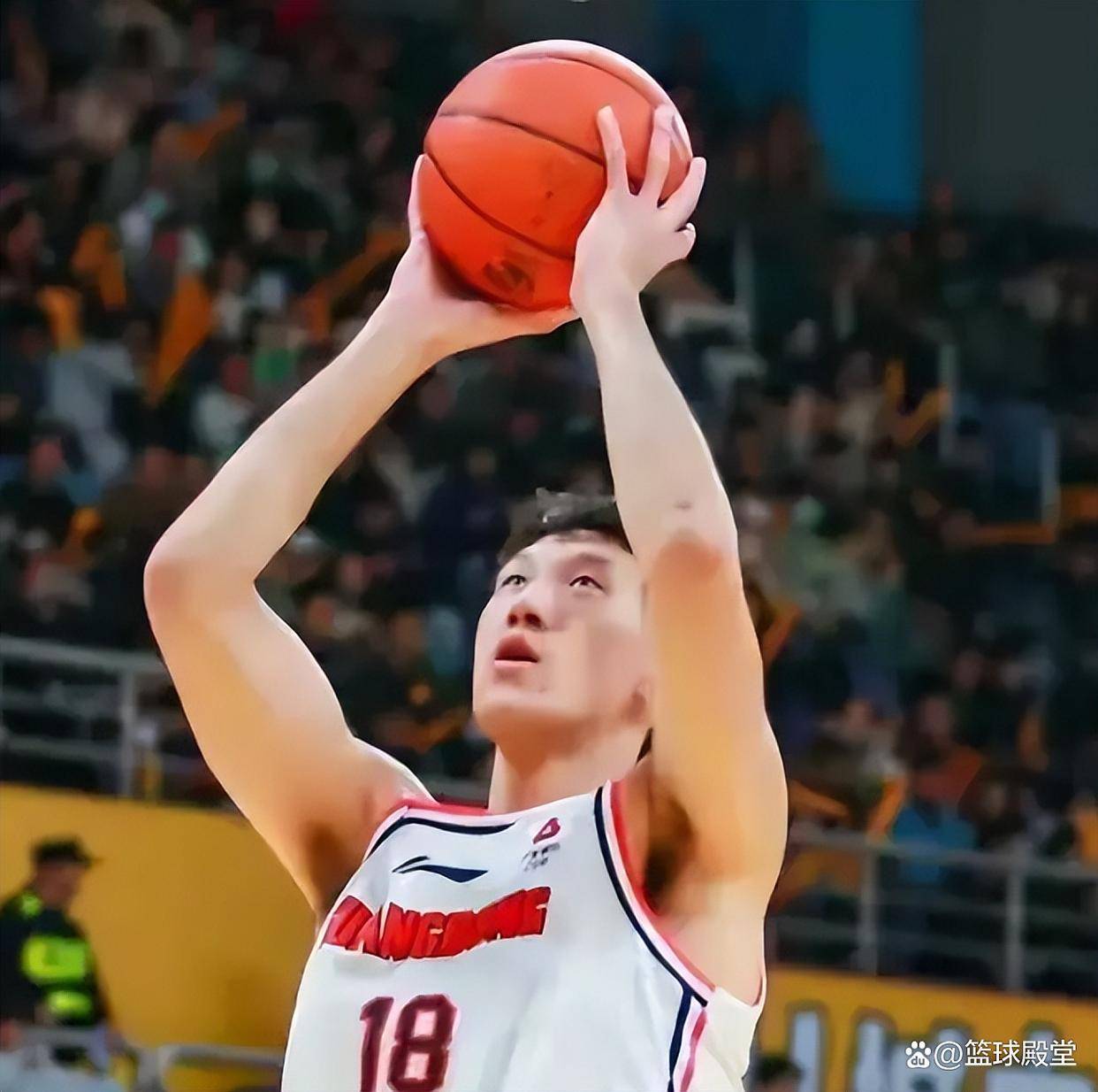 佛罗伦萨迎CBA常规赛关键赛,集结日止住颓势,更衣室稳定,资深球员宣示担当(亚特兰大vs佛罗伦萨补赛最新消息) 佛罗伦萨迎CBA常规赛关键赛,集结日止住颓势,更衣室稳定,资深球员宣示担当(亚特兰大vs佛罗伦萨补赛最新消息)