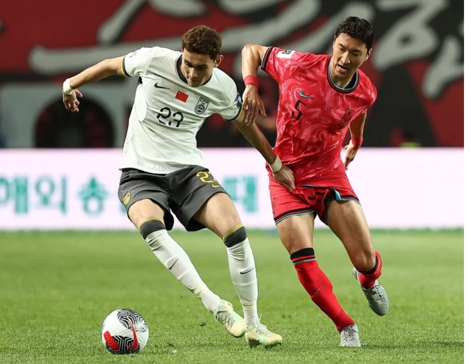 里程碑夜!拉齐奥门线救险,西甲冲刺阶段刷纪录,质疑声仍在,球队文化再被提及  里程碑夜!拉齐奥门线救险,西甲冲刺阶段刷纪录,质疑声仍在,球队文化再被提及