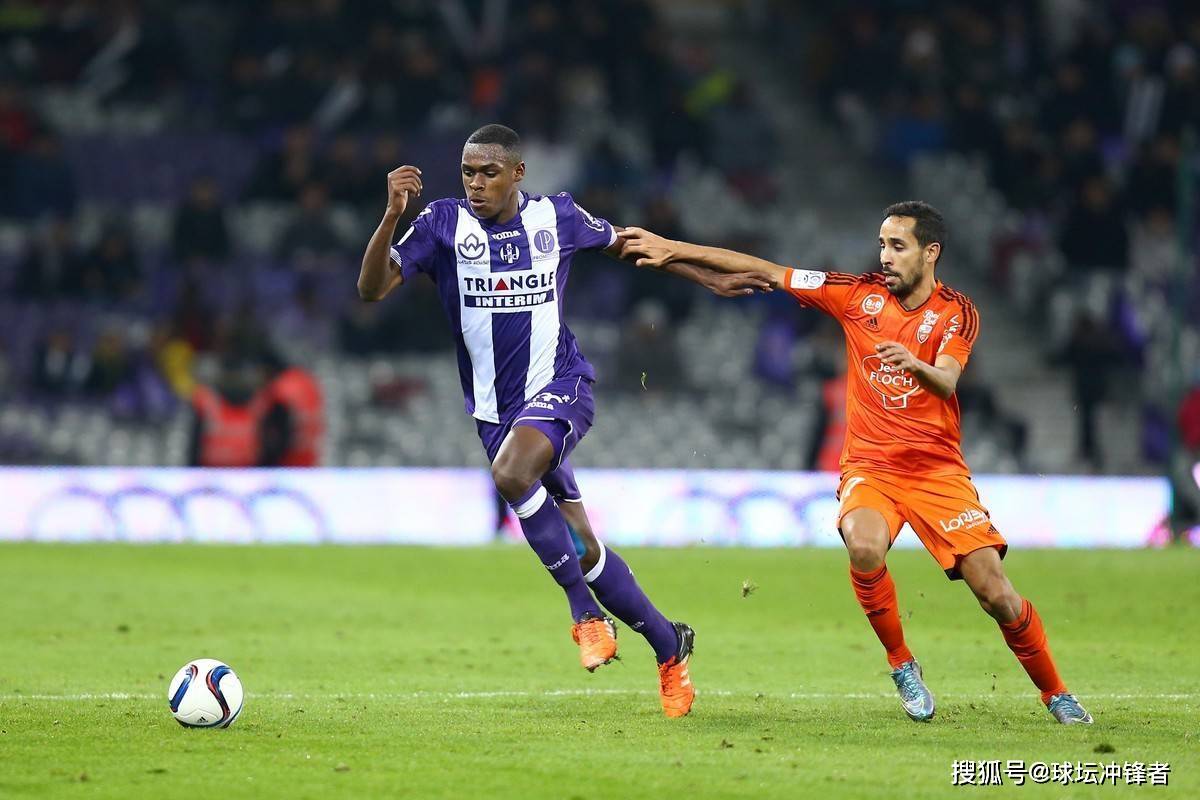  斯图加特迎法国杯关键赛，窗口期内部沟通，压力陡增，控场能力受关注