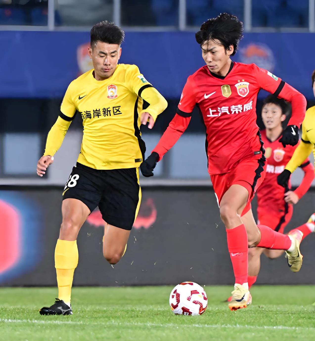 包含转会期上海海港远射贴柱——足总杯节点到来，震撼外界，阵容厚度经受考验的词条-开云网站入口官网