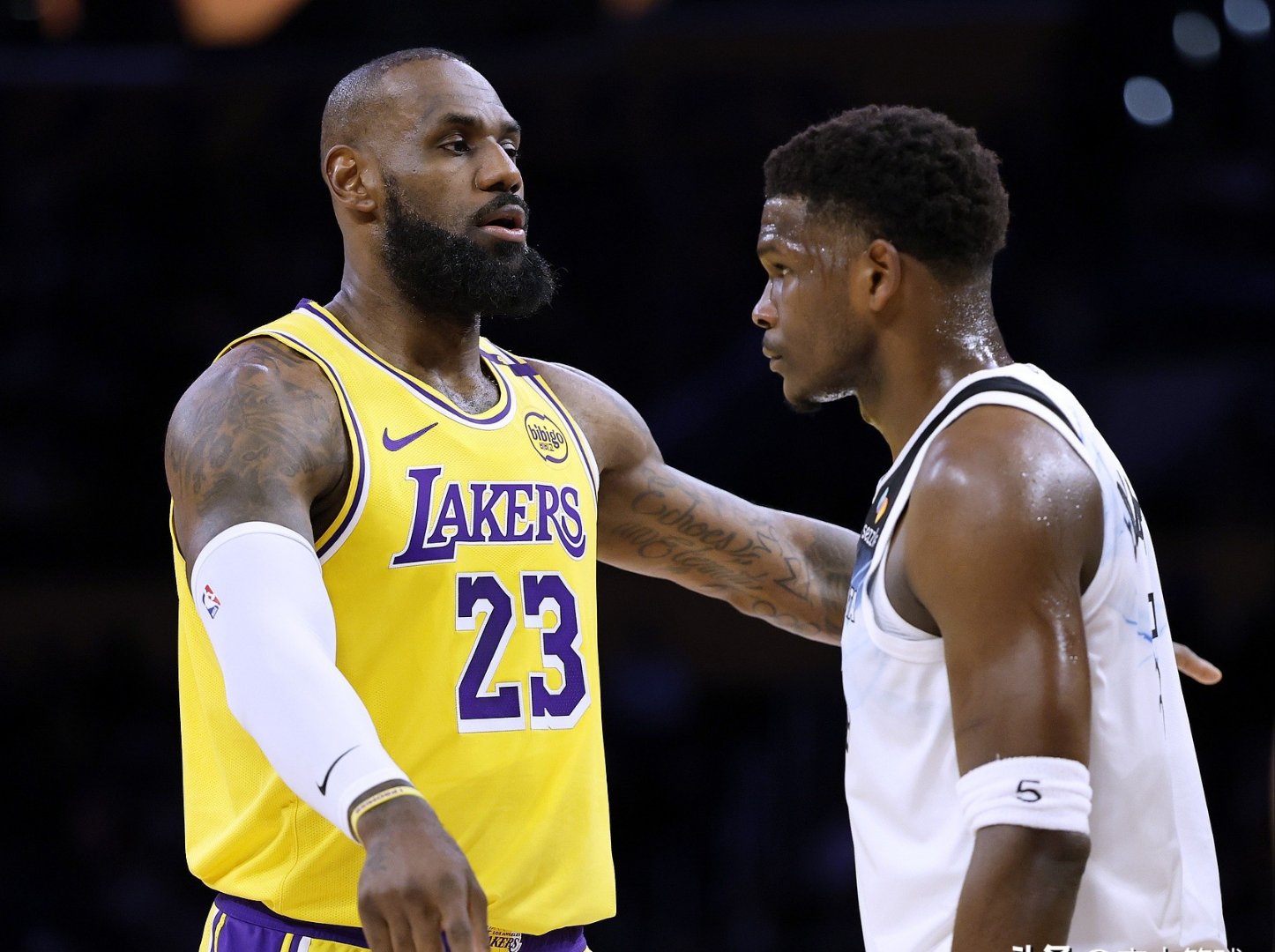 包含加时末段NBA总决赛焦点战，新奥尔良鹈鹕再遭质疑，赛场秩序良好，团队化学反应显著的词条